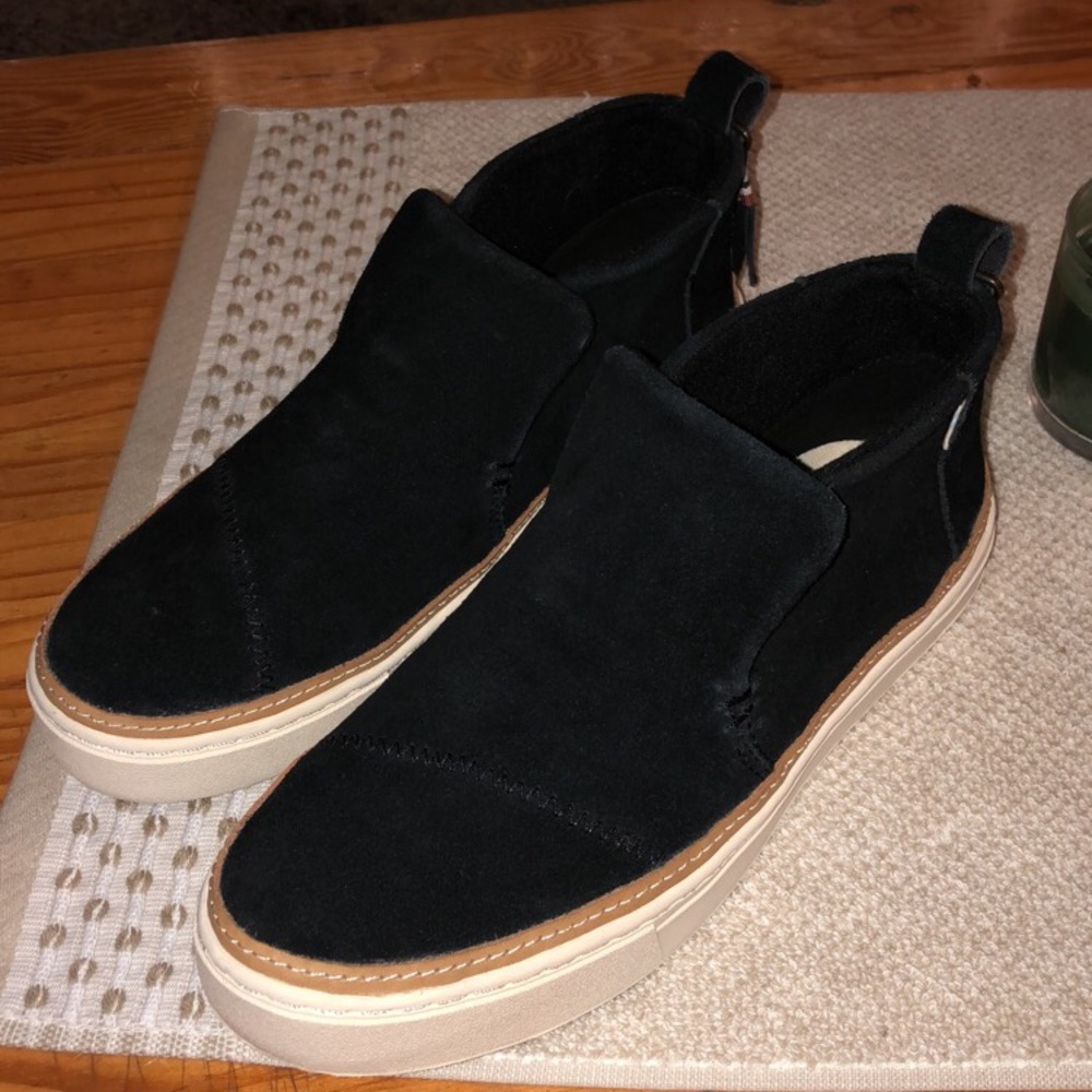 Toms Shoes